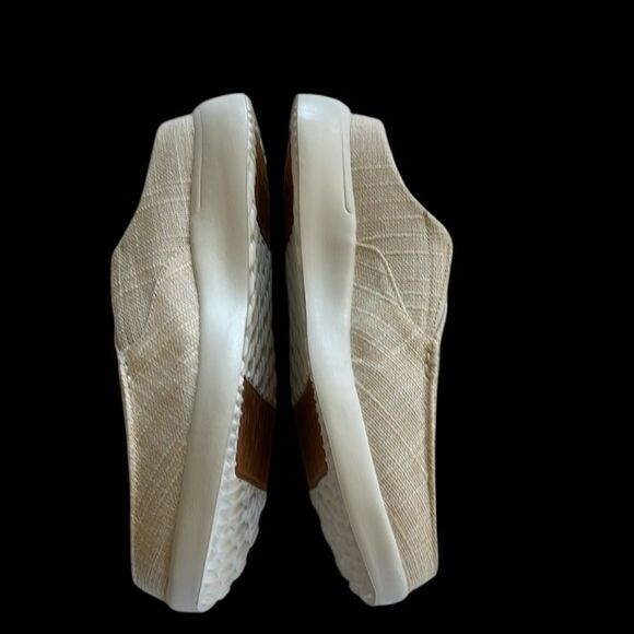 OrthoComfoot Orthopedic Slip-On Loafers Walking Shoes, Beige, EU41 US9.5 NWT - Picture 7 of 13